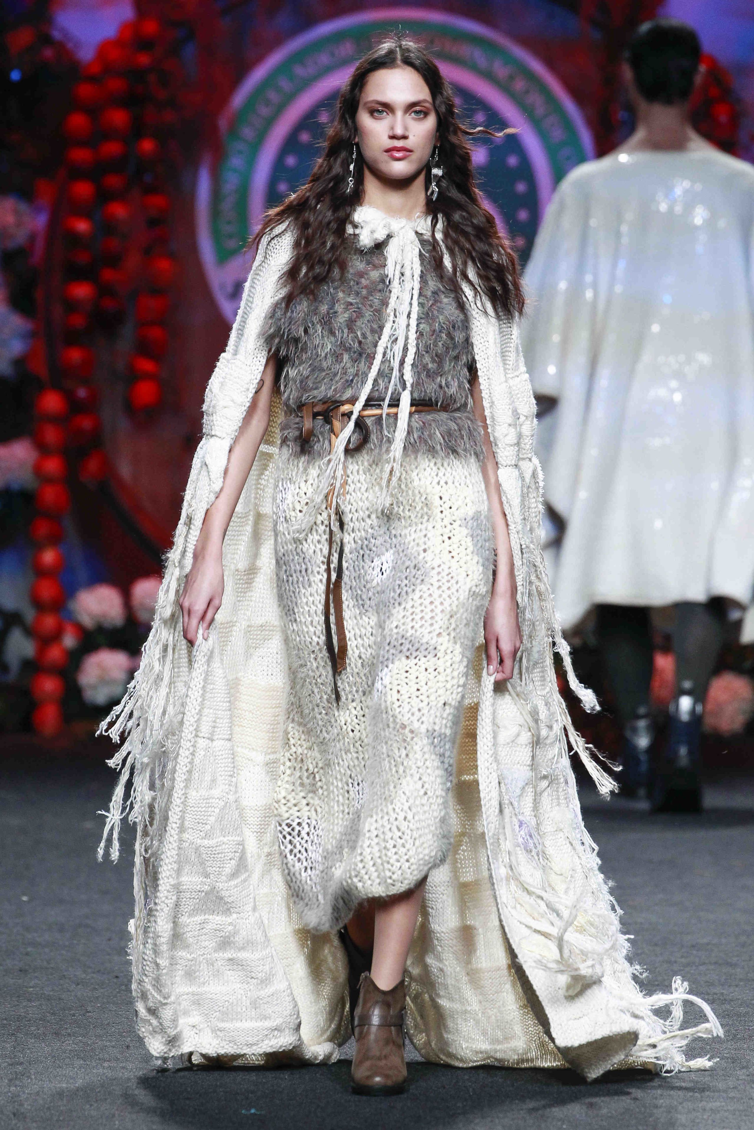 Textile, Fashion show, Outerwear, Style, Runway, Dress, Fashion model, Street fashion, Fashion, Costume design, 