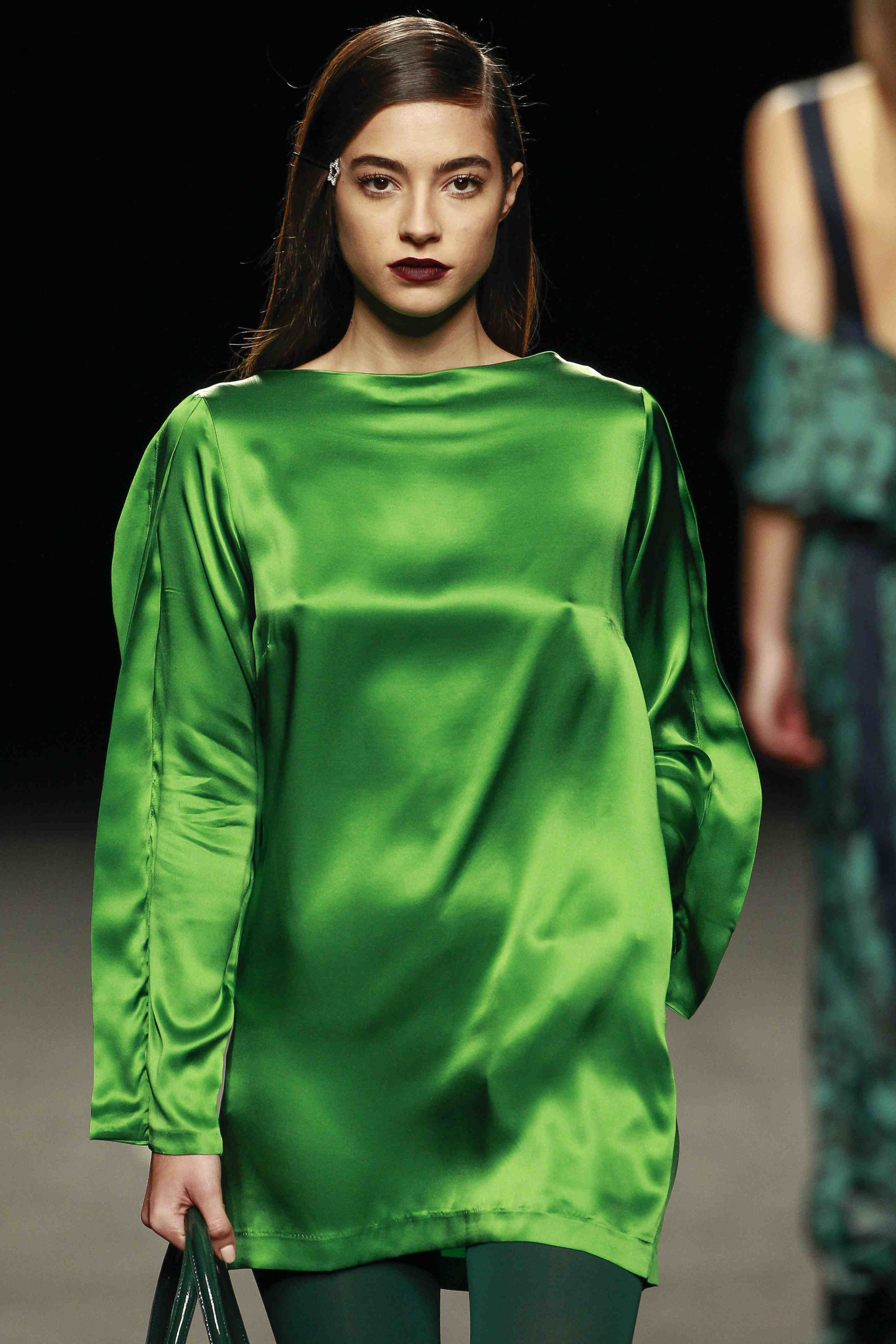 Green, Sleeve, Dress, Fashion show, Style, Fashion model, Fashion, Youth, Model, Eyelash, 