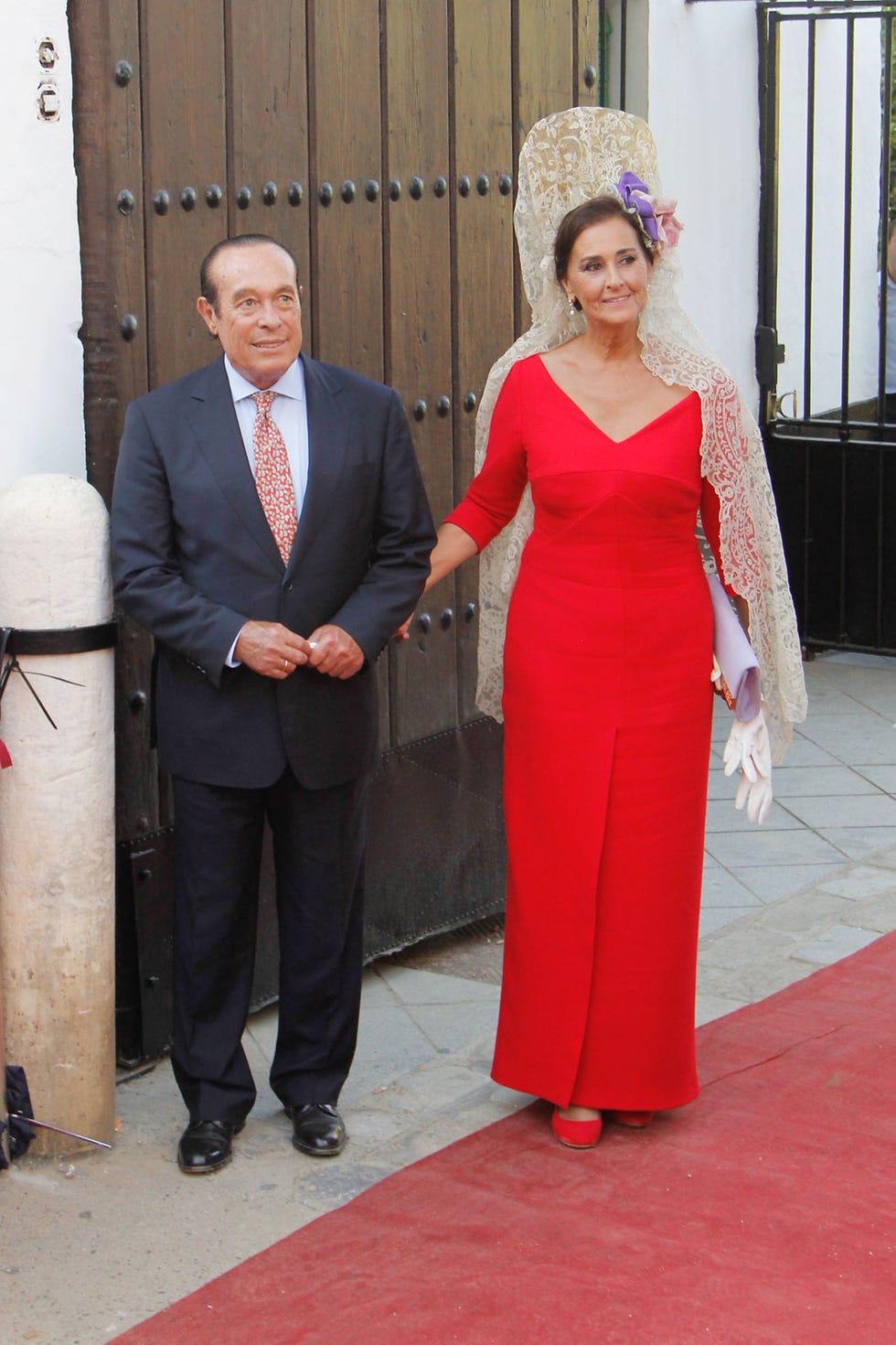 Clothing, Coat, Trousers, Dress, Shirt, Standing, Dress shirt, Outerwear, Suit, Red, 