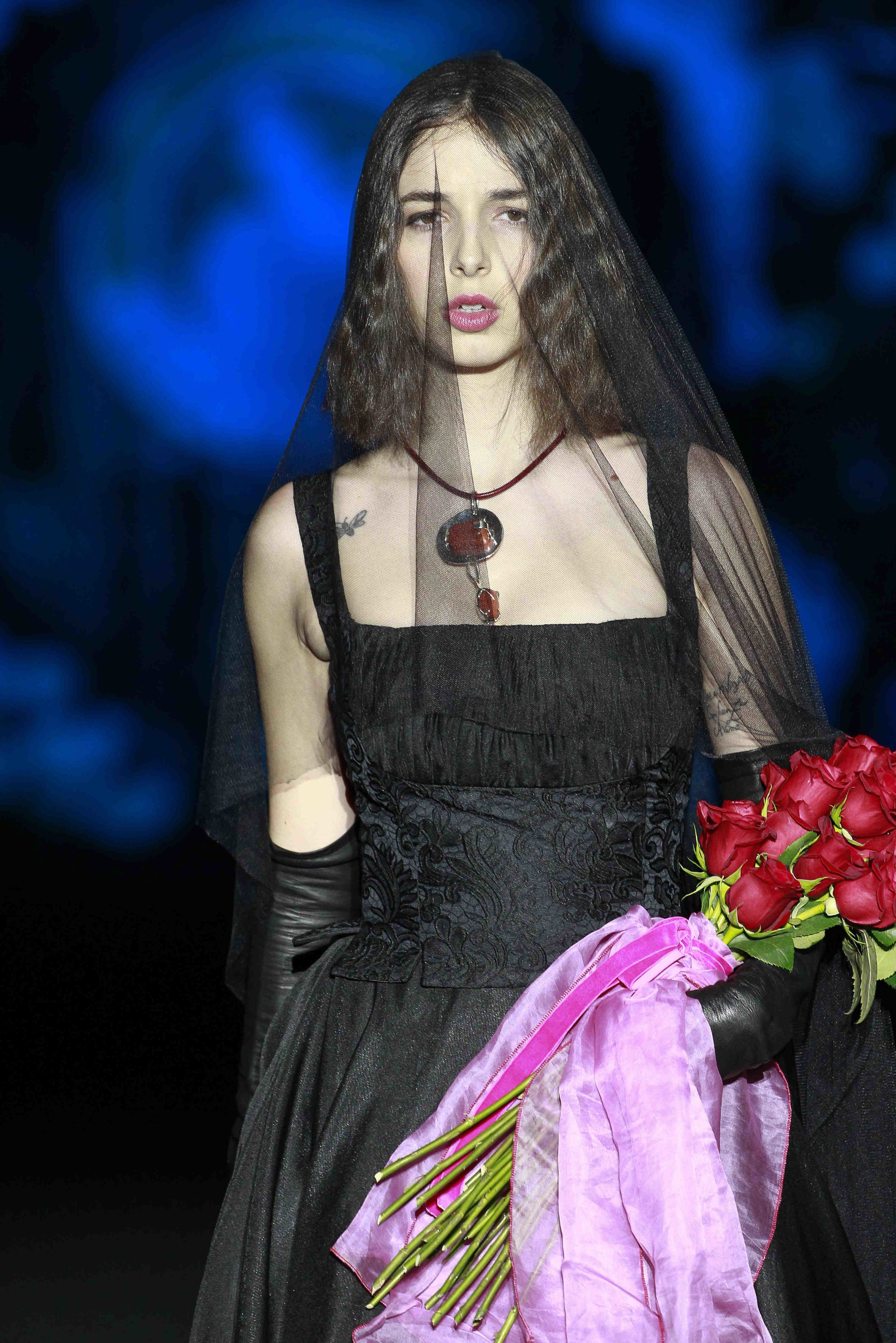 Dress, Petal, Jewellery, Costume accessory, Day dress, Gown, Costume, Fashion model, Long hair, Cut flowers, 