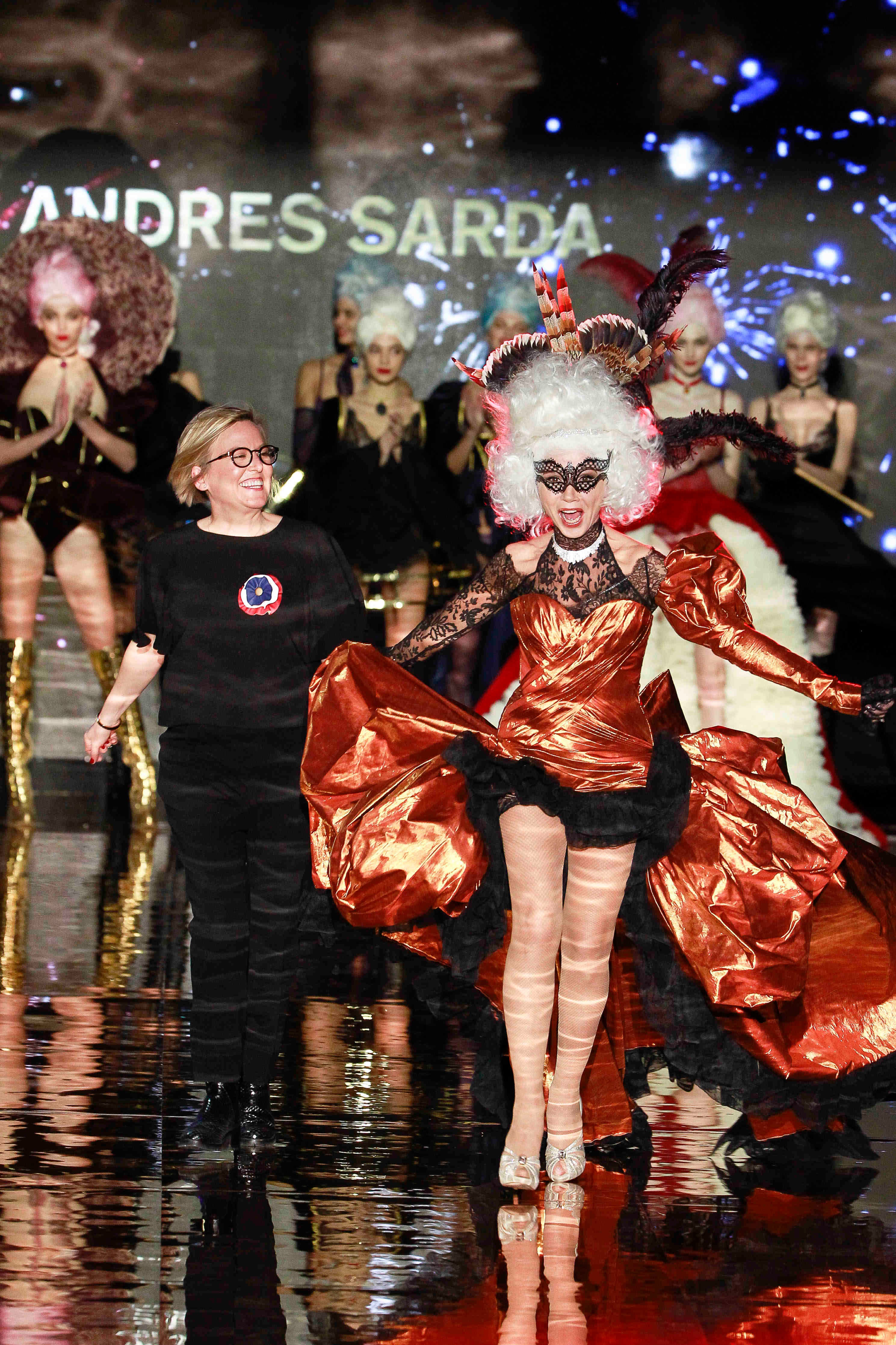 Fashion, Costume design, Costume, Fashion design, Fashion model, Dance, Headpiece, Hair accessory, 