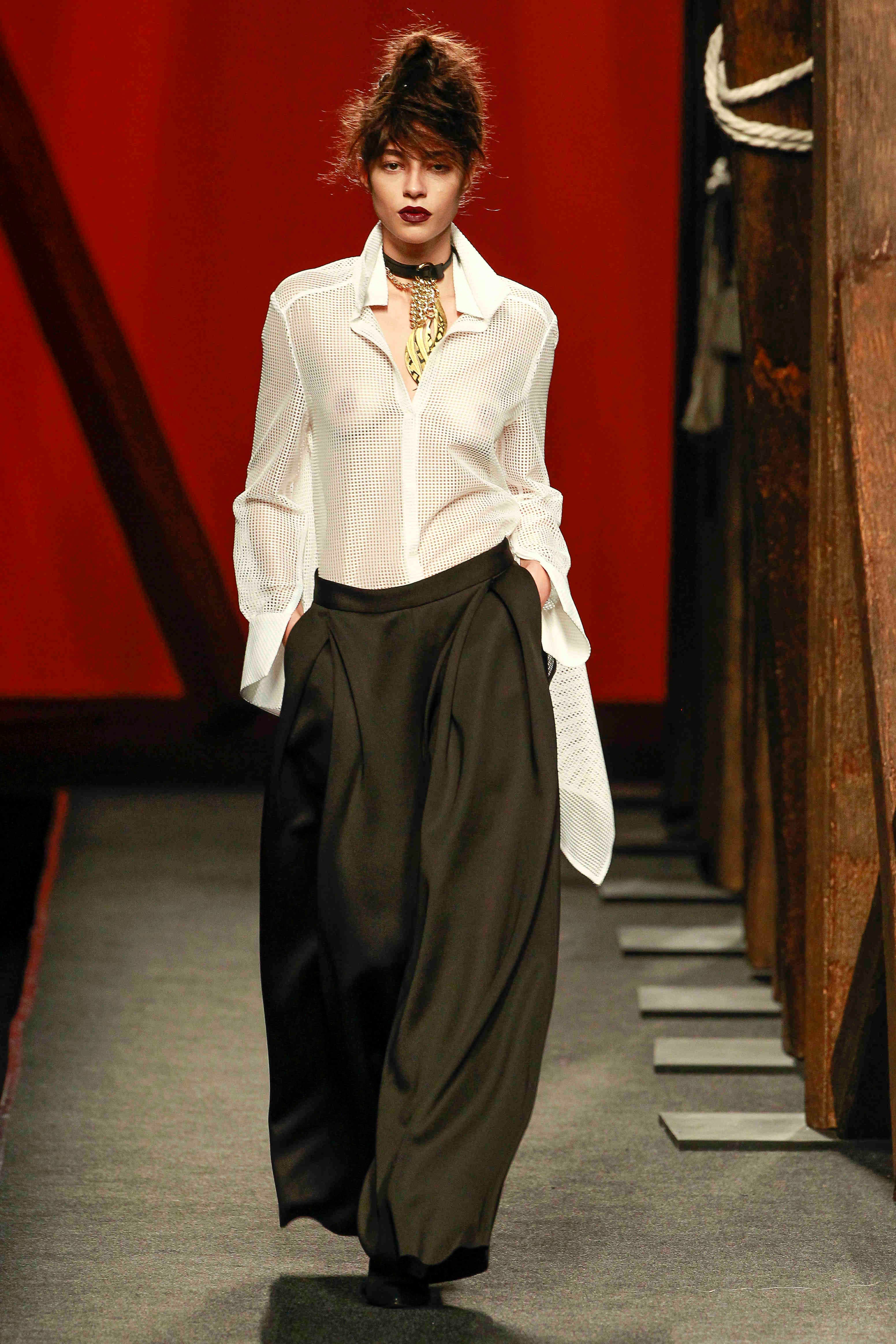 Sleeve, Collar, Formal wear, Style, Fashion, Blazer, Fashion model, Fashion design, Vintage clothing, Suit trousers, 