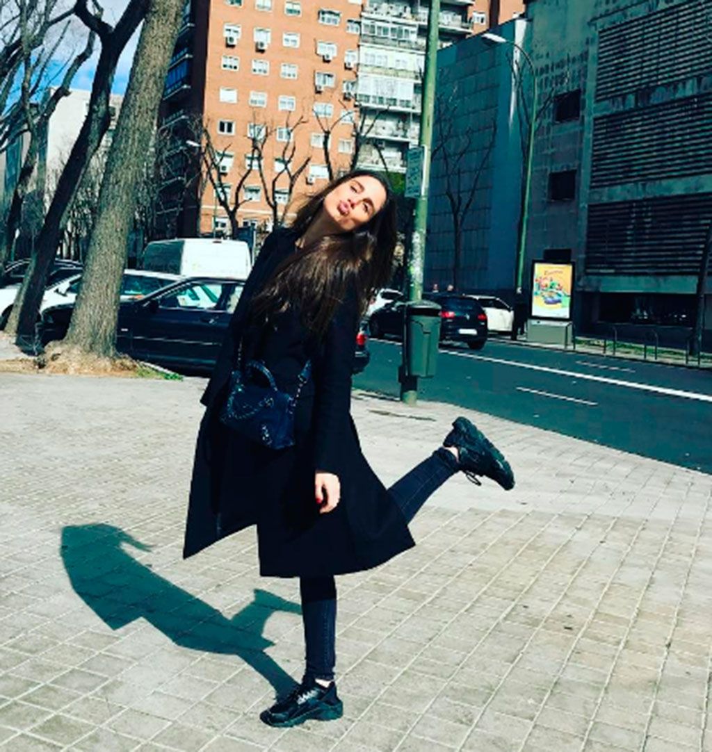 Clothing, Leg, Photograph, Human leg, Outerwear, Bag, Street, Teal, Style, Street fashion, 