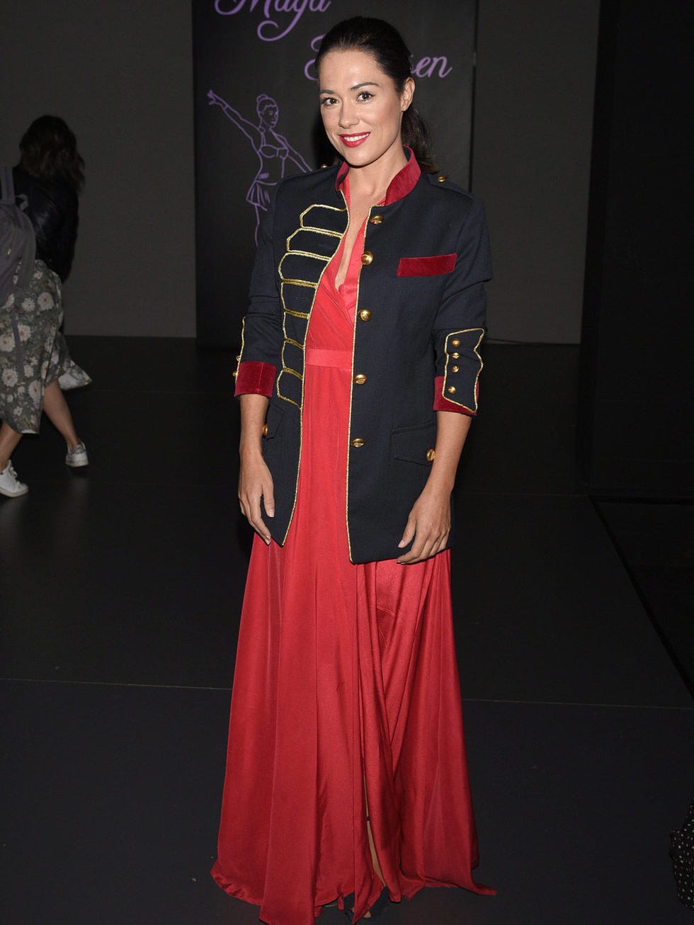 Style, Flooring, Fashion accessory, Lipstick, Fashion, Youth, Fashion model, Carpet, Fashion design, Model, 