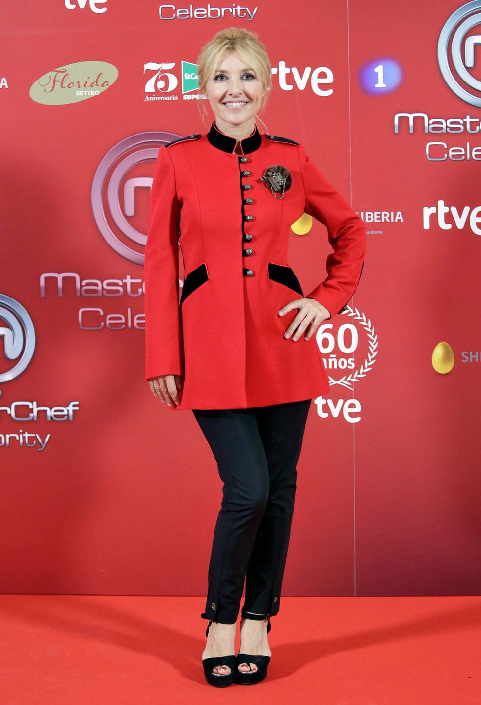 Red, Style, Flooring, Carpet, Logo, Fashion, Blazer, Blond, Lipstick, Premiere, 