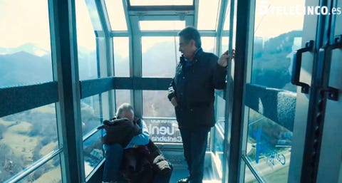 Window, Glass, Passenger, Daylighting, Architecture, Leisure, Door, 