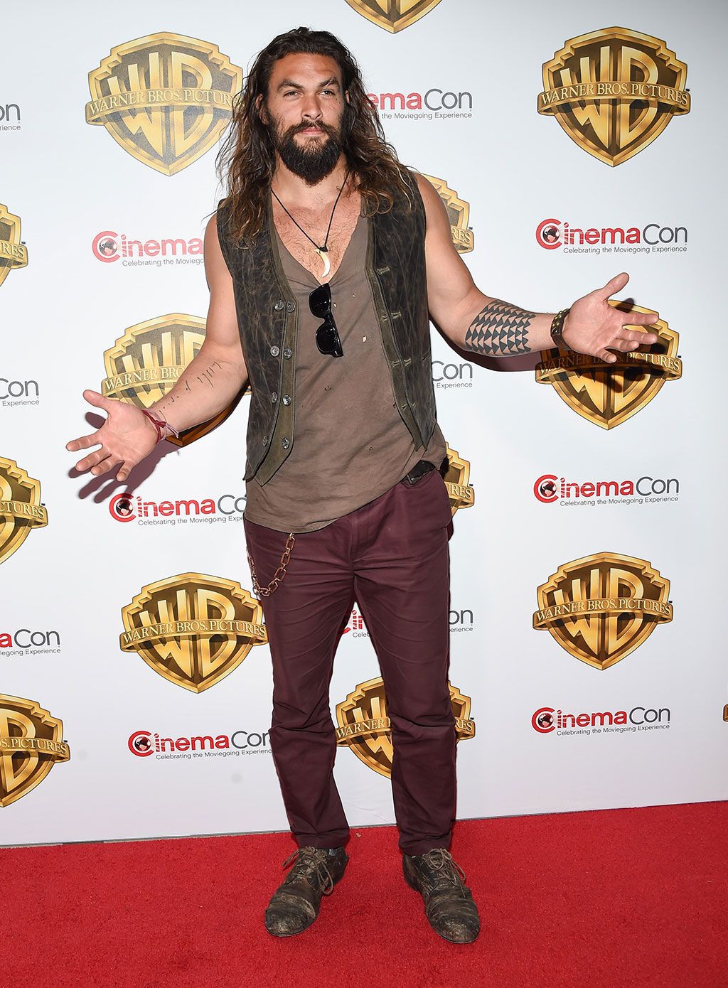Carpet, Games, Flooring, Red carpet, 