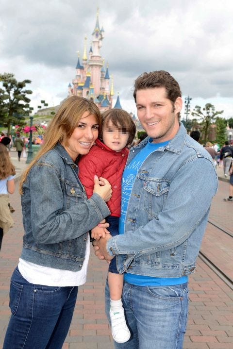 People, Jeans, Fun, Tourism, Event, Vacation, Denim, Recreation, Outerwear, Photography, 