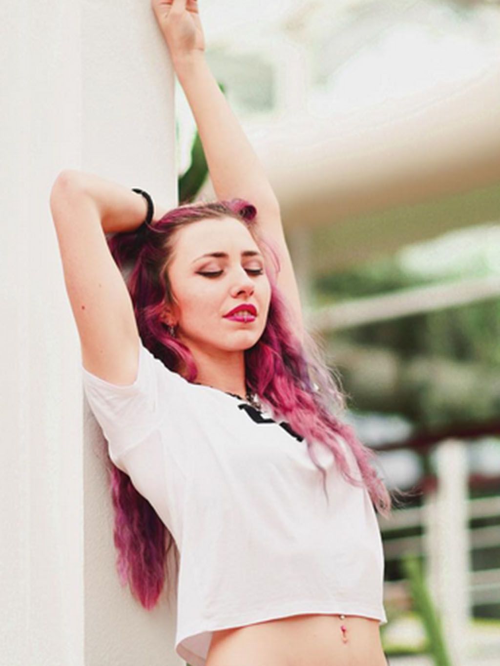 Lip, Shoulder, Joint, Pink, Elbow, Waist, Muscle, Beauty, Wrist, Youth, 