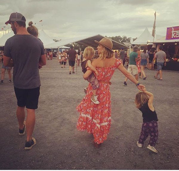 People, Sky, Snapshot, Summer, Human, Fun, Crowd, Cloud, Vacation, Dress, 