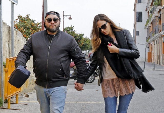 Clothing, Eyewear, Vision care, Glasses, Sunglasses, Trousers, Denim, Coat, Textile, Bag, 