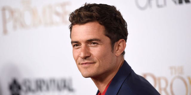 Hair, Chin, Forehead, Hairstyle, White-collar worker, Human, Facial hair, Jaw, Smile, Fictional character, Hair, Chin, Forehead, Hairstyle, White-collar worker, Human, Facial hair, Jaw, Smile, Fictional character,