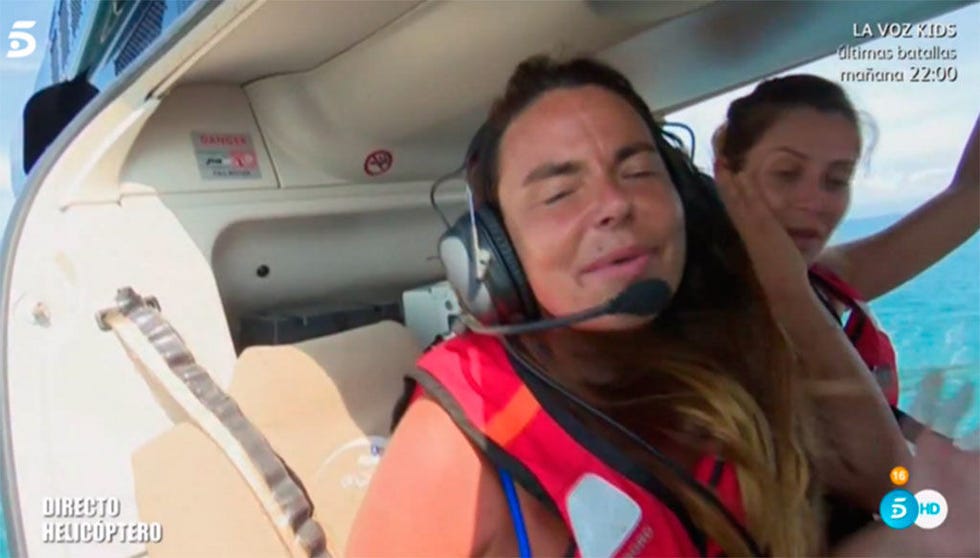 Car seat, Selfie, Fun, Photography, Vehicle, Driving, Vacation, Auto part, Leisure, Smile, 