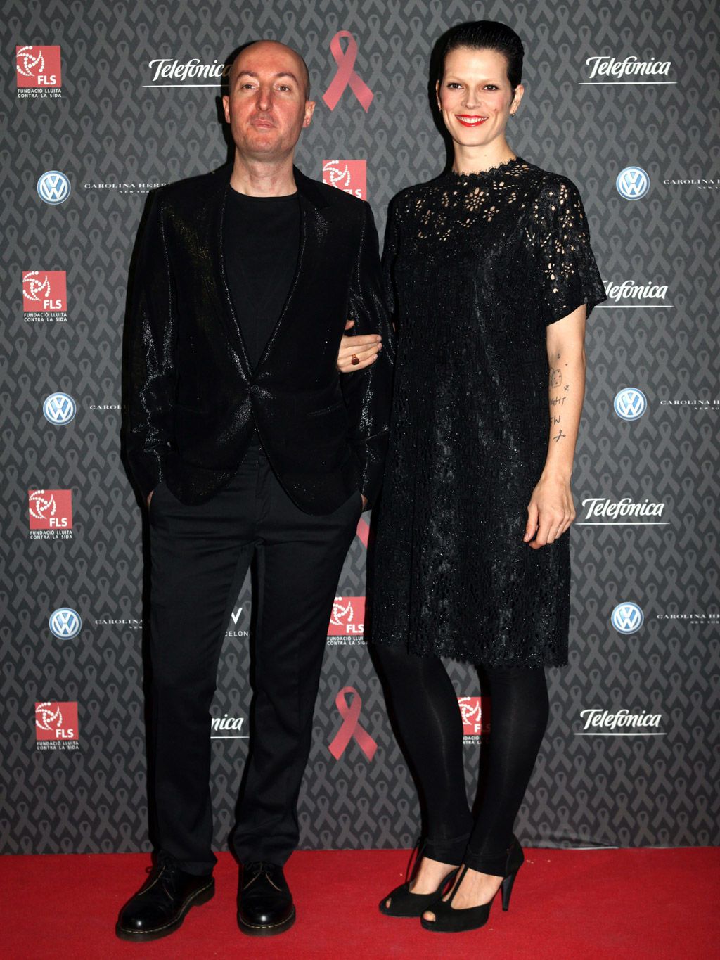 Clothing, Red carpet, Carpet, Premiere, Little black dress, Fashion, Flooring, Dress, Footwear, Event, 