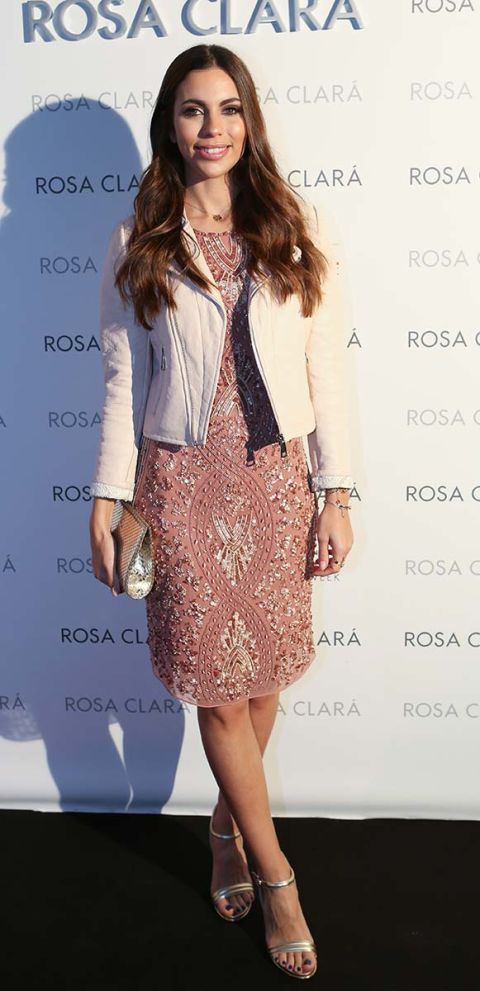Clothing, Fashion model, Dress, Cocktail dress, Fashion, Pencil skirt, Long hair, Hairstyle, Brown, Outerwear, 