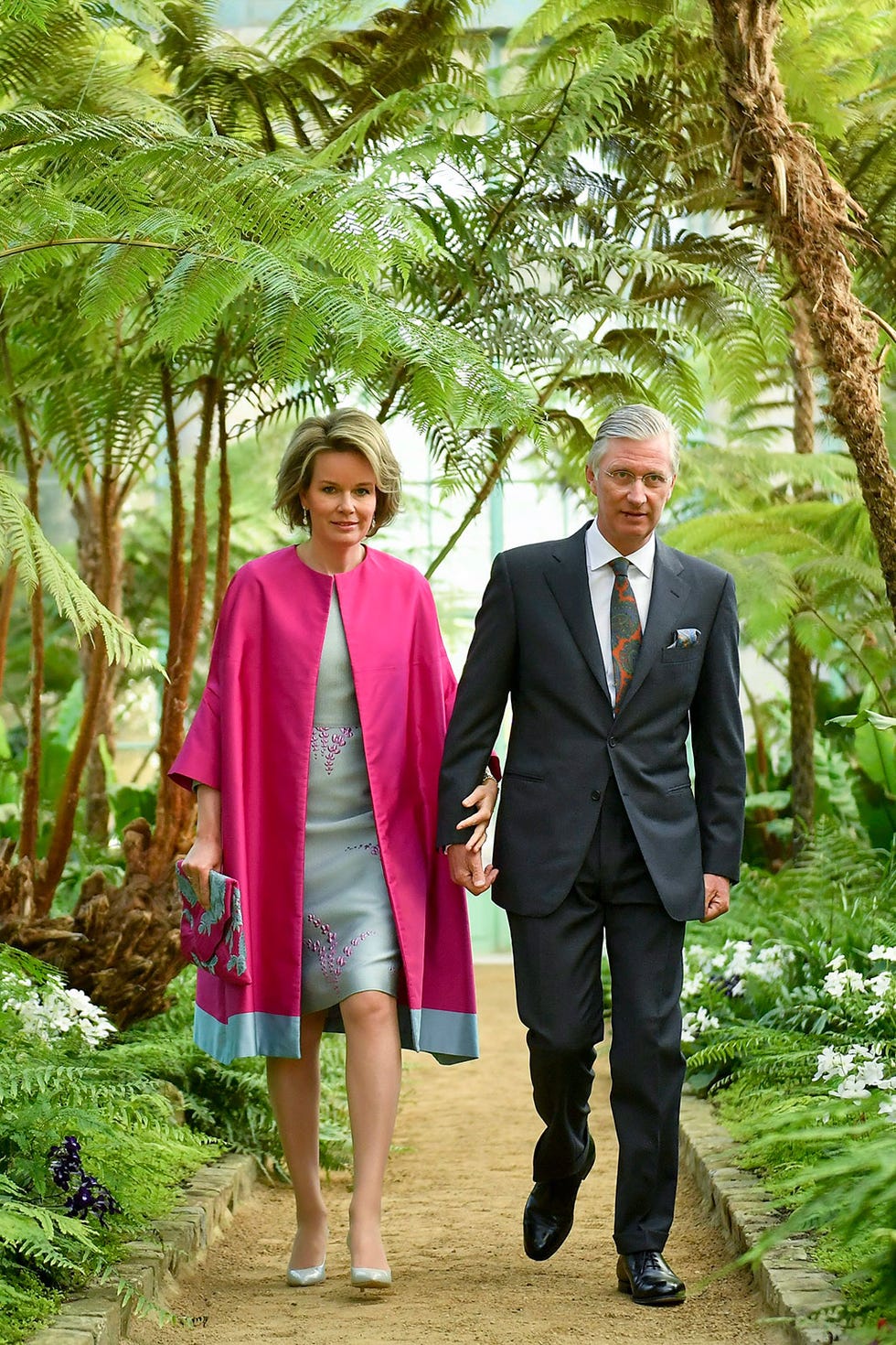 Photograph, Suit, Formal wear, Botany, Event, Tree, Plantation, Tuxedo, Outerwear, Ceremony, 