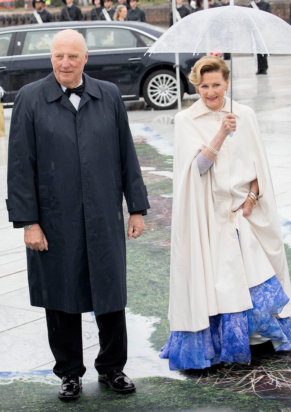 Outerwear, Street fashion, Overcoat, 
