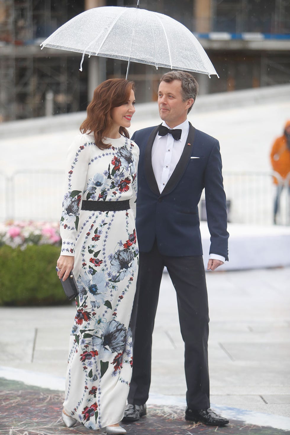White, Suit, Formal wear, Umbrella, Street fashion, Fashion, Tuxedo, Outerwear, Human, Fashion accessory, 