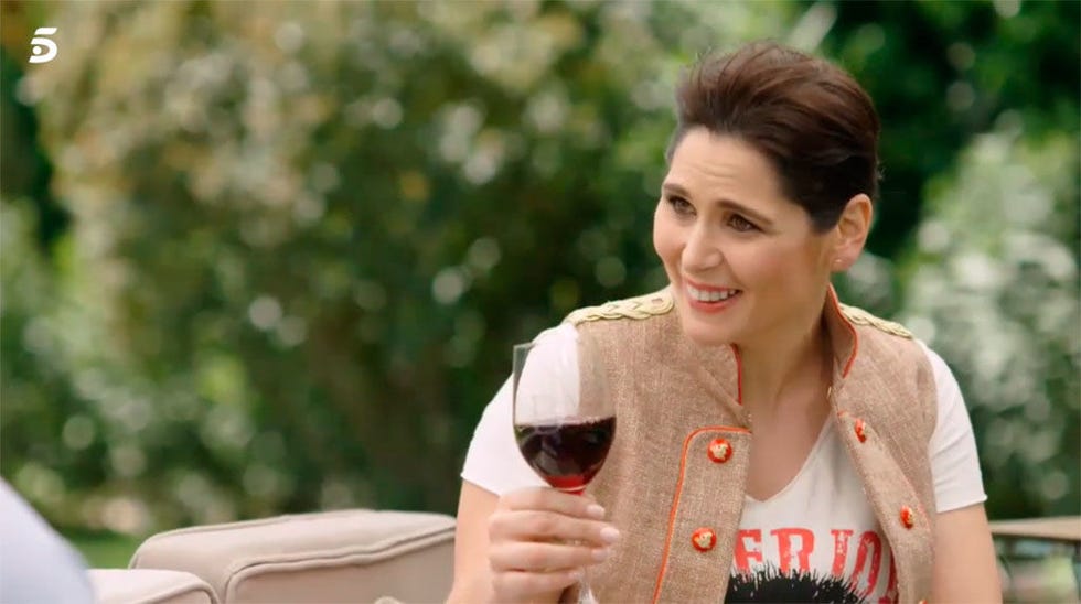 Red wine, Drinking, Drink, Wine glass, Stemware, Glass, Wine, Happy, Smile, 