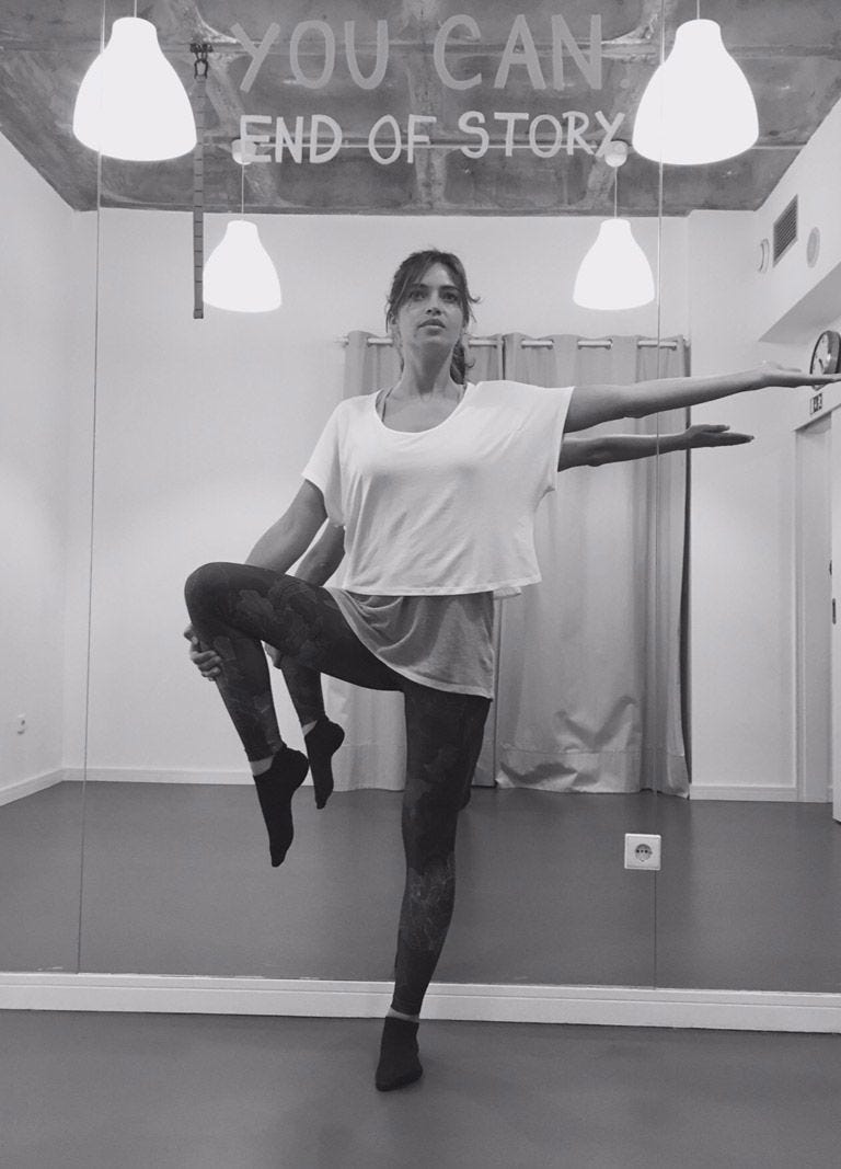 Standing, Leg, Black-and-white, Kick, Monochrome, Style, Shoe, Balance, 