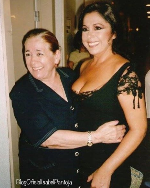 Isabel Pantoja con su madre Doña Ana