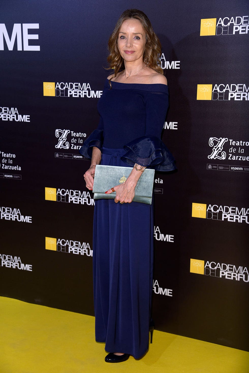 Clothing, Carpet, Premiere, Dress, Yellow, Fashion, Shoulder, Flooring, Waist, Event, 
