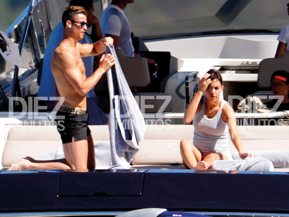 Barechested, Muscle, Chest, Shoulder, Vacation, Leisure, Leg, Performance, Vehicle, Luxury yacht, 