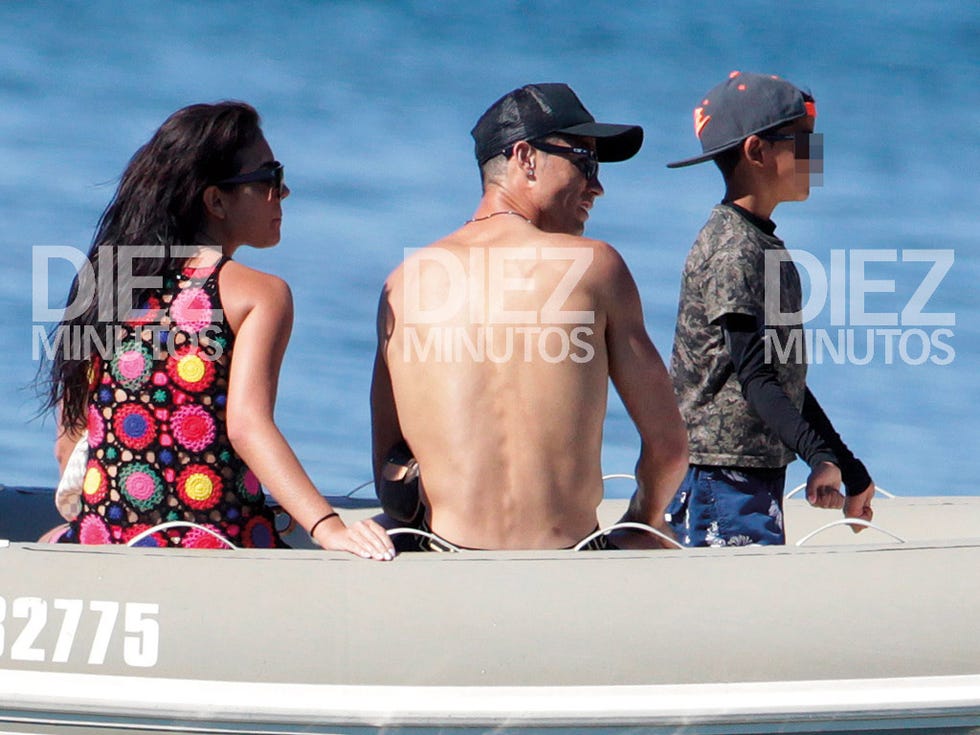 Vacation, Fun, Barechested, Fashion, Summer, Tourism, Leisure, Vehicle, Headgear, Boat, 
