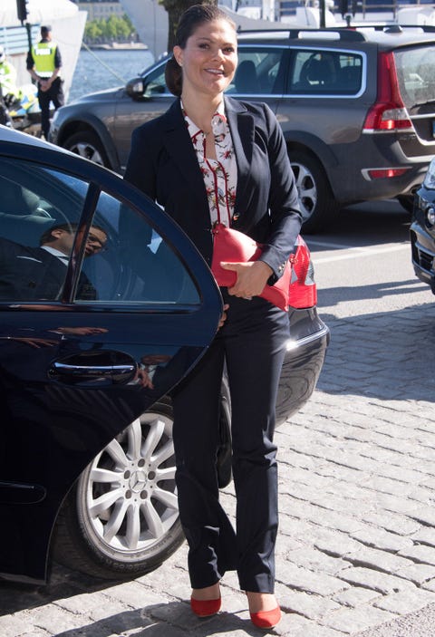 Street fashion, Vehicle, Vehicle door, Snapshot, Car, Footwear, Fashion, Outerwear, Shoe, Photography, 