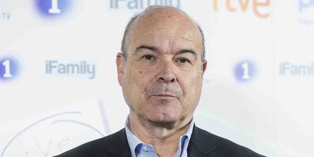 Forehead, Head, Chin, Cheek, Businessperson, Spokesperson, 