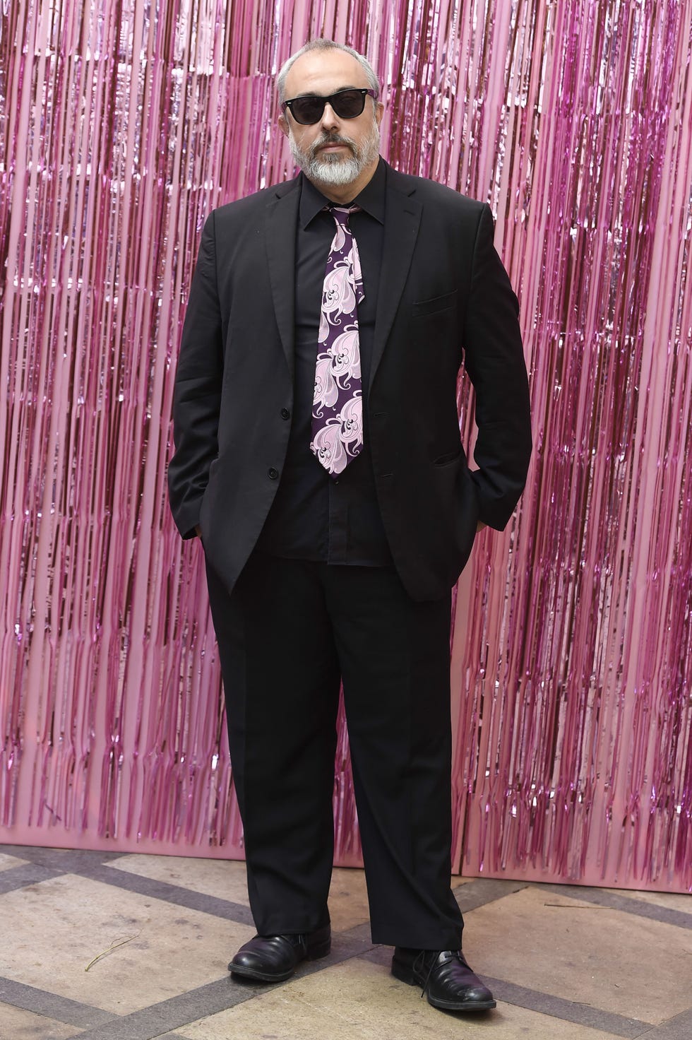 Suit, Formal wear, Tuxedo, Blazer, Tie, Outerwear, 
