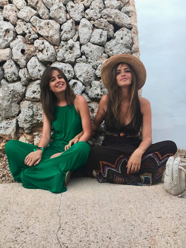 Sara Carbonero e Iker Casillas en sus vacaciones en Menorca con Isabel Jiménez y su marido, Alejandro Cruz.