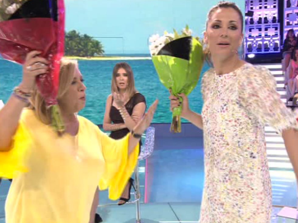 Fun, Yellow, Fashion, Leisure, Summer, Event, Dress, Vacation, World, Smile, 
