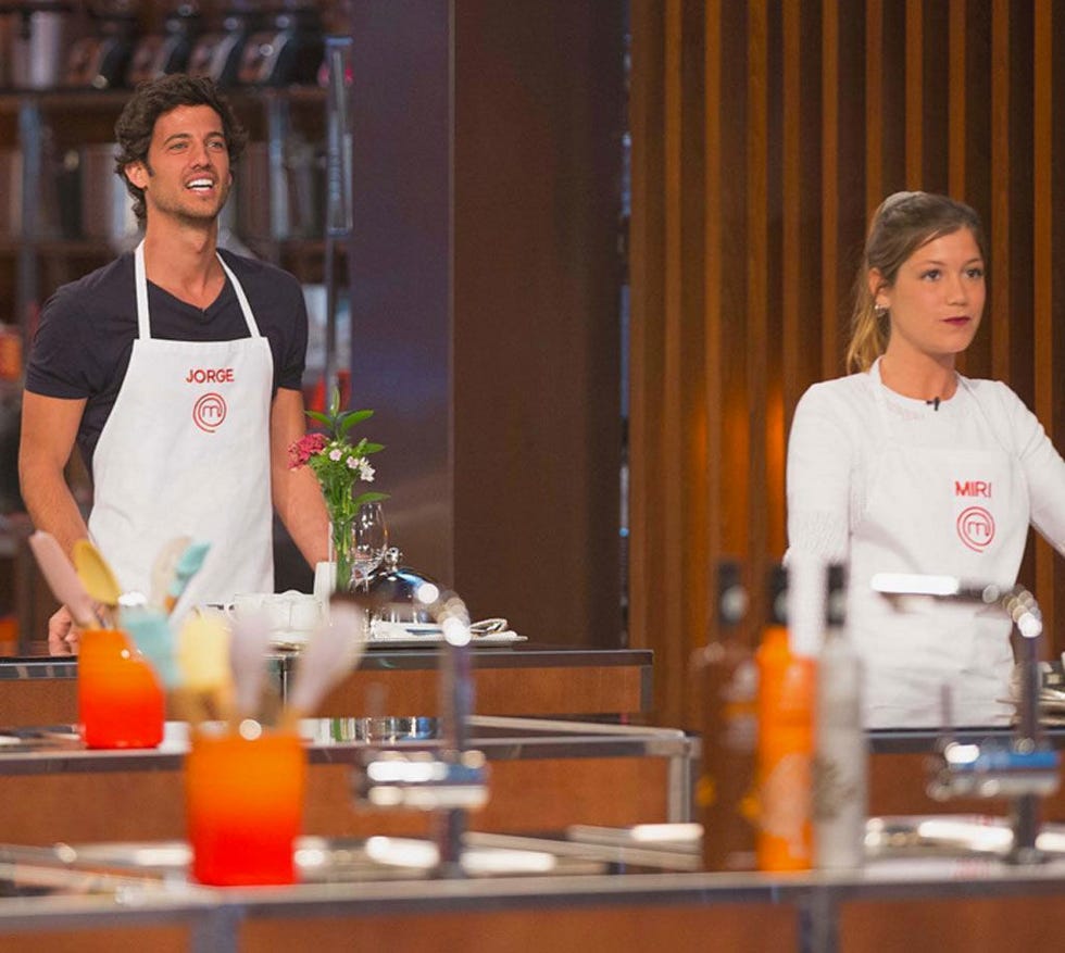 Cook, Chef, Competition, Drink, Cooking show, Food, Cooking, Distilled beverage, Brunch, 