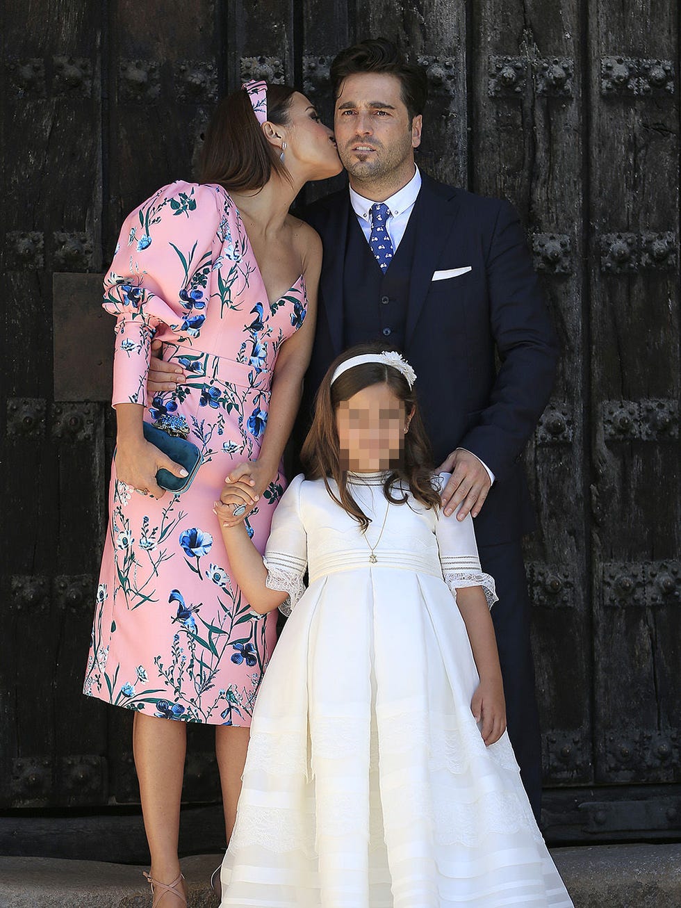 Clothing, Dress, Trousers, Coat, Formal wear, One-piece garment, Fashion, Love, Embellishment, Day dress, 