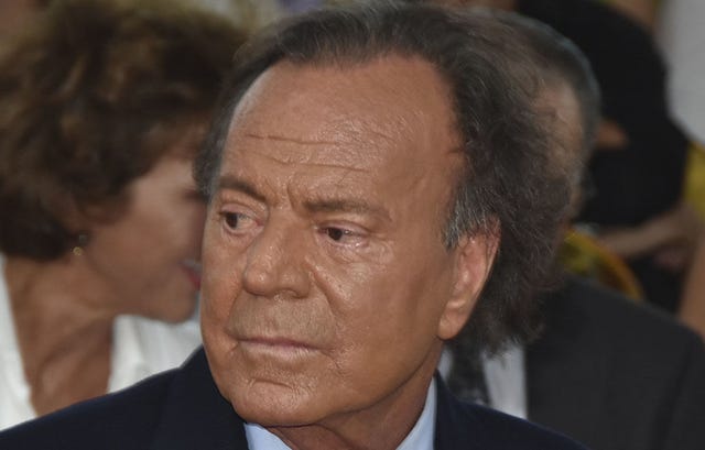 Forehead, Chin, Human, Wrinkle, 