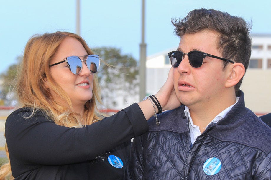 Eyewear, Sunglasses, Glasses, Vision care, Gesture, Official, 