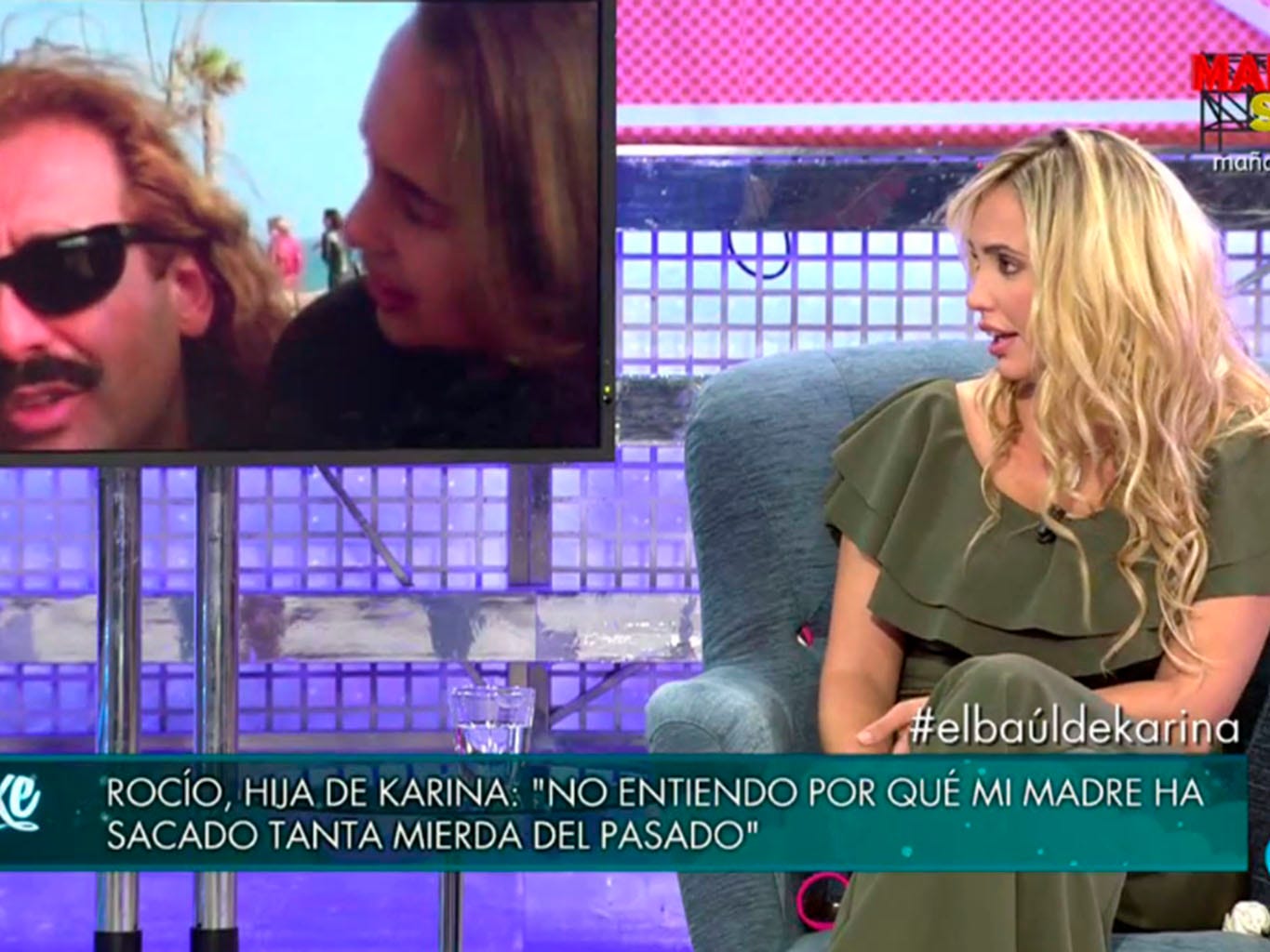 Nose, Mouth, Sunglasses, Television presenter, Newscaster, Television program, Goggles, Display device, Blond, Newsreader, 