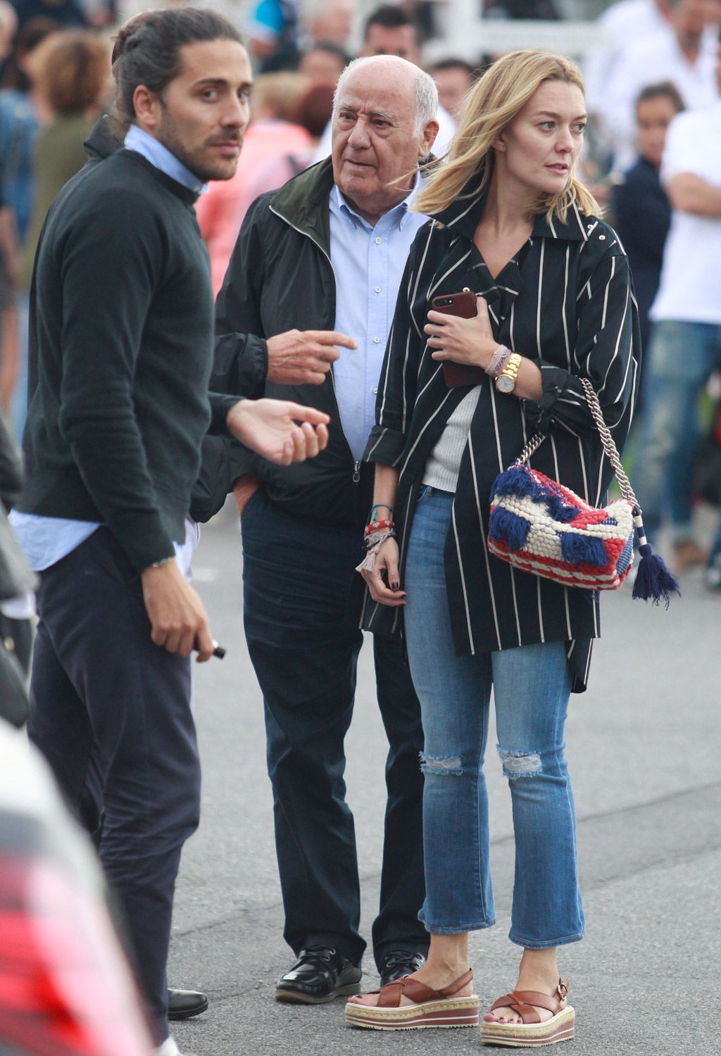 People, Street fashion, Fashion, Jeans, Footwear, Human, Street, Event, Pedestrian, Eyewear, 