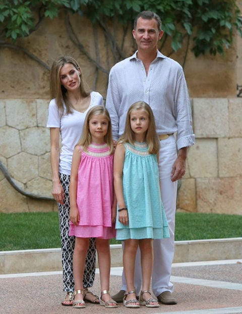 Los reyes Felipe y Letizia con la princesa Leonor y la infanta Sofía en Marivent