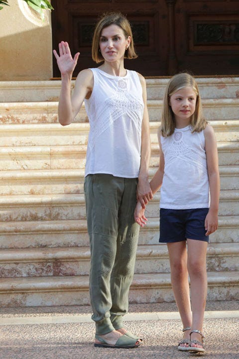 Los reyes Felipe y Letizia con la princesa Leonor y la infanta Sofía en Marivent