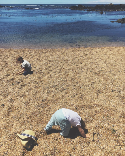 Leg, Shore, People in nature, Soil, Coast, Sand, Beach, Bay, Holiday, Outdoor shoe, Leg, Shore, People in nature, Soil, Coast, Sand, Beach, Bay, Holiday, Outdoor shoe,