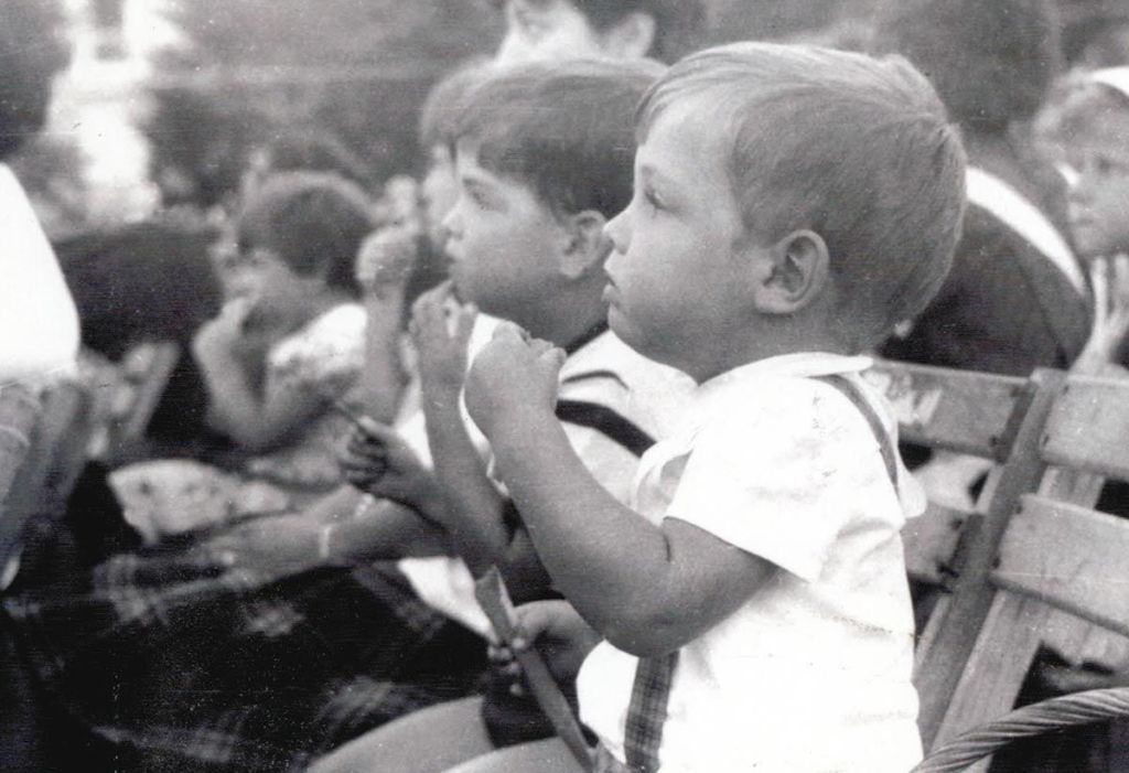 Photograph, People, Child, Black-and-white, Interaction, Photography, Monochrome, Monochrome photography, Baby, Toddler, 