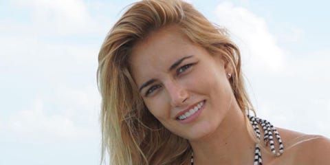 Hair, Face, Blond, Hairstyle, Eyebrow, Facial expression, Skin, Chin, Smile, Beauty, 