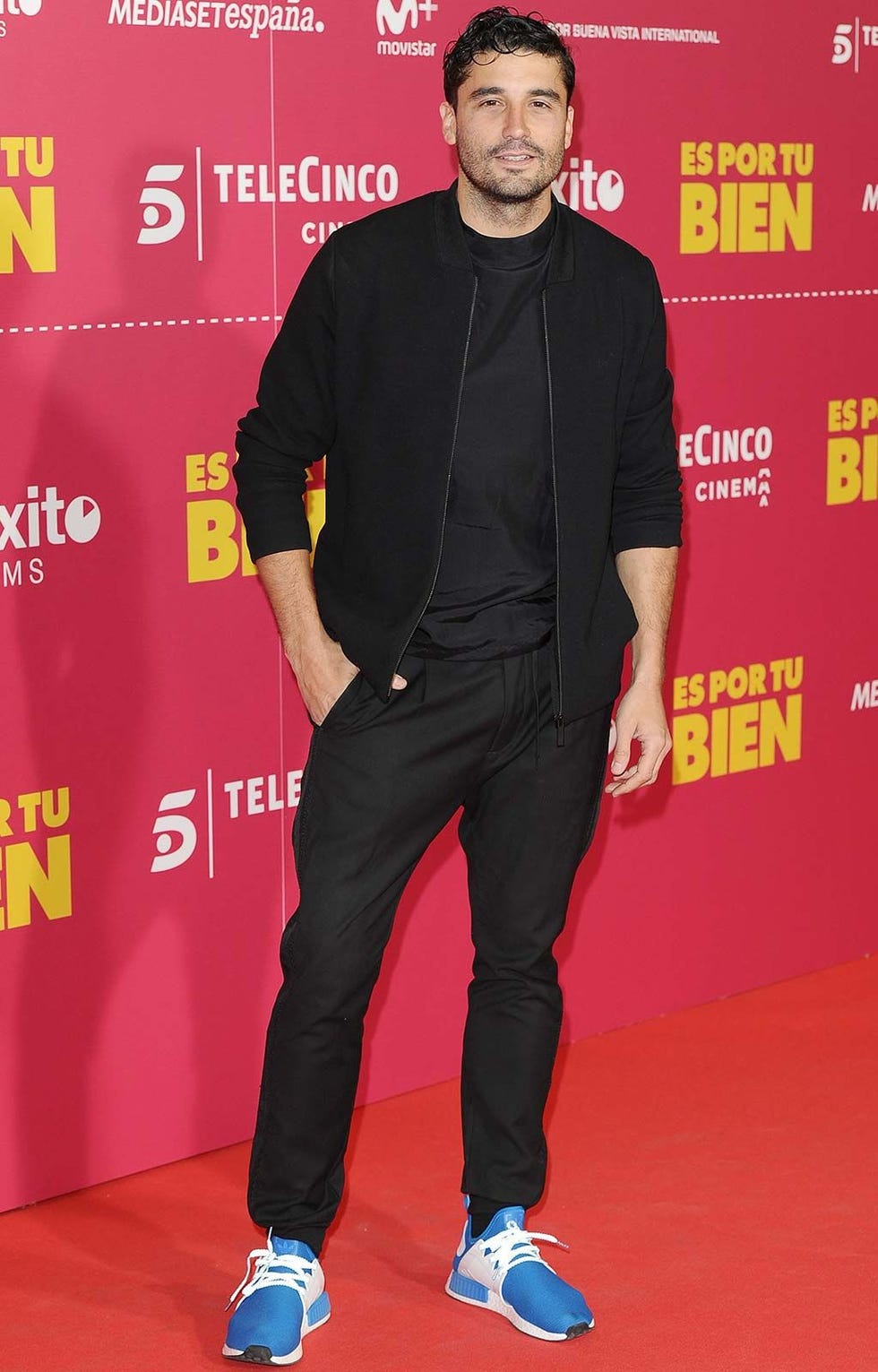 Red carpet, Carpet, Premiere, Footwear, Flooring, Event, Performance, Shoe, 
