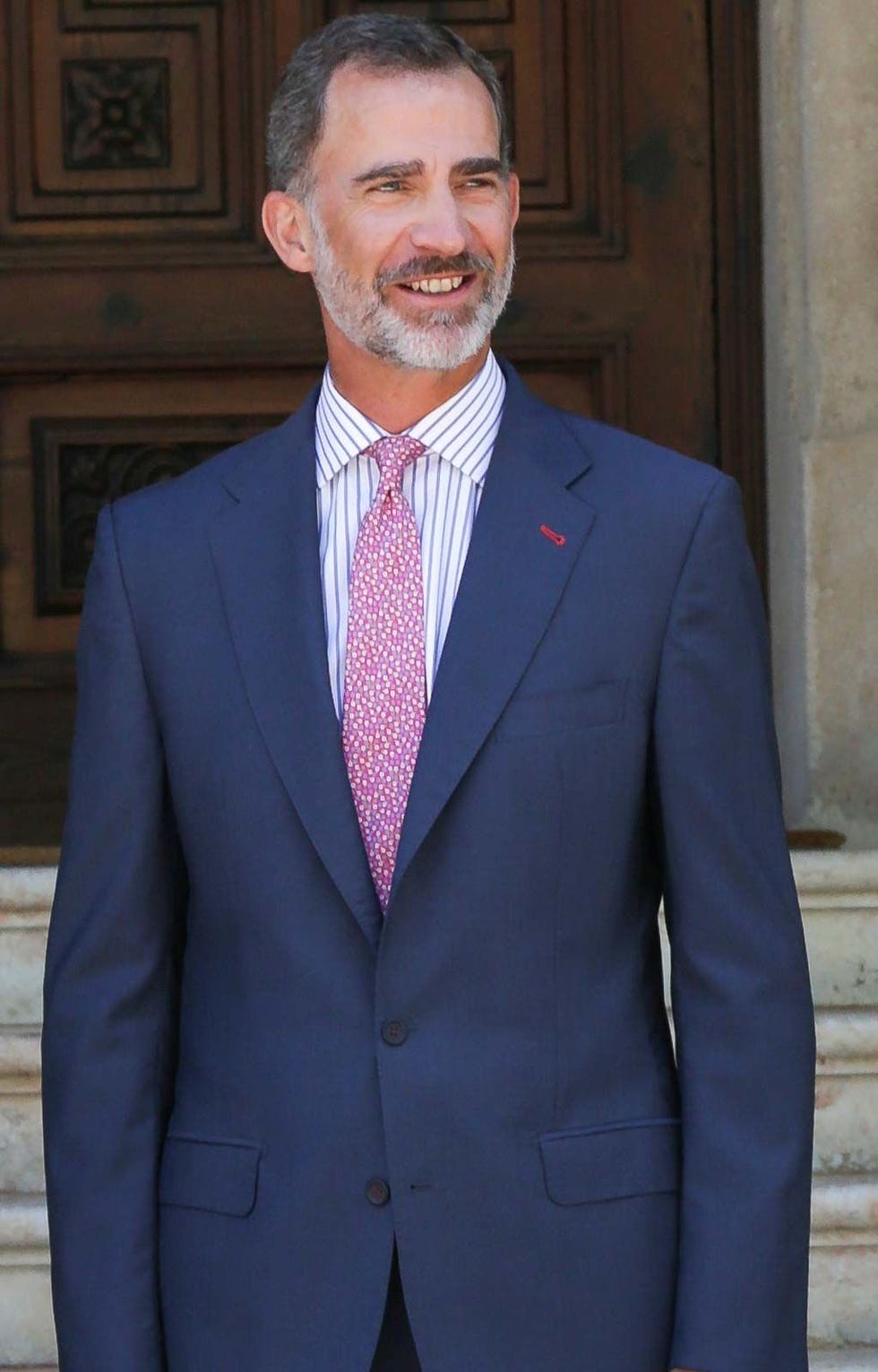 Suit, Formal wear, Tuxedo, Blazer, Outerwear, Tie, White-collar worker, Businessperson, Jacket, 
