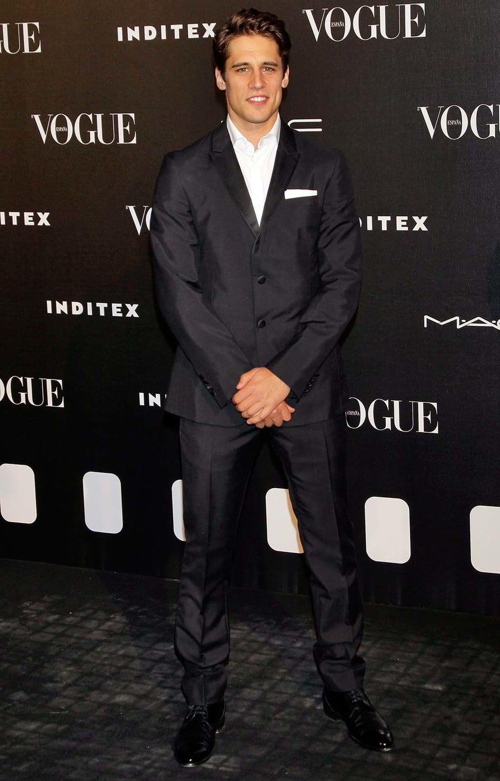 Suit, Formal wear, Tuxedo, Premiere, White-collar worker, Pantsuit, Event, Shoe, Style, 