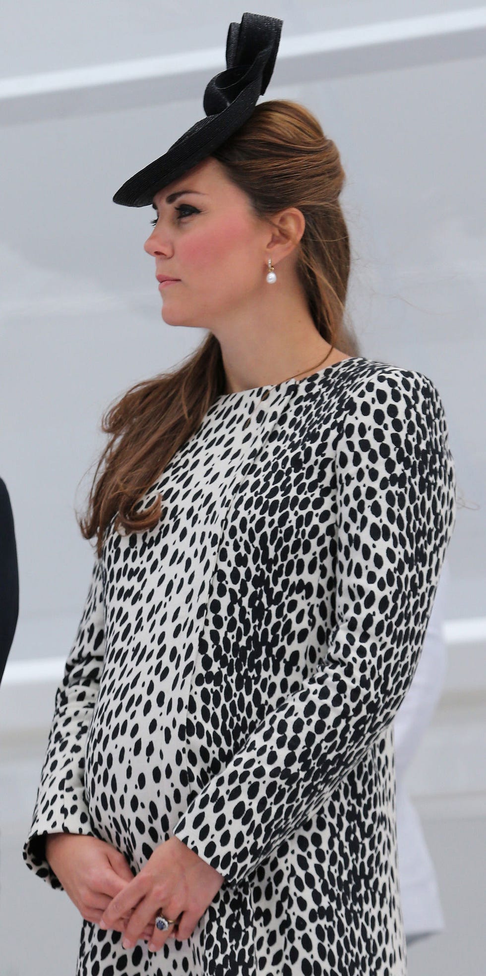 Clothing, Shoulder, Fashion, Sleeve, Neck, Outerwear, Design, Pattern, Blouse, Dress, 
