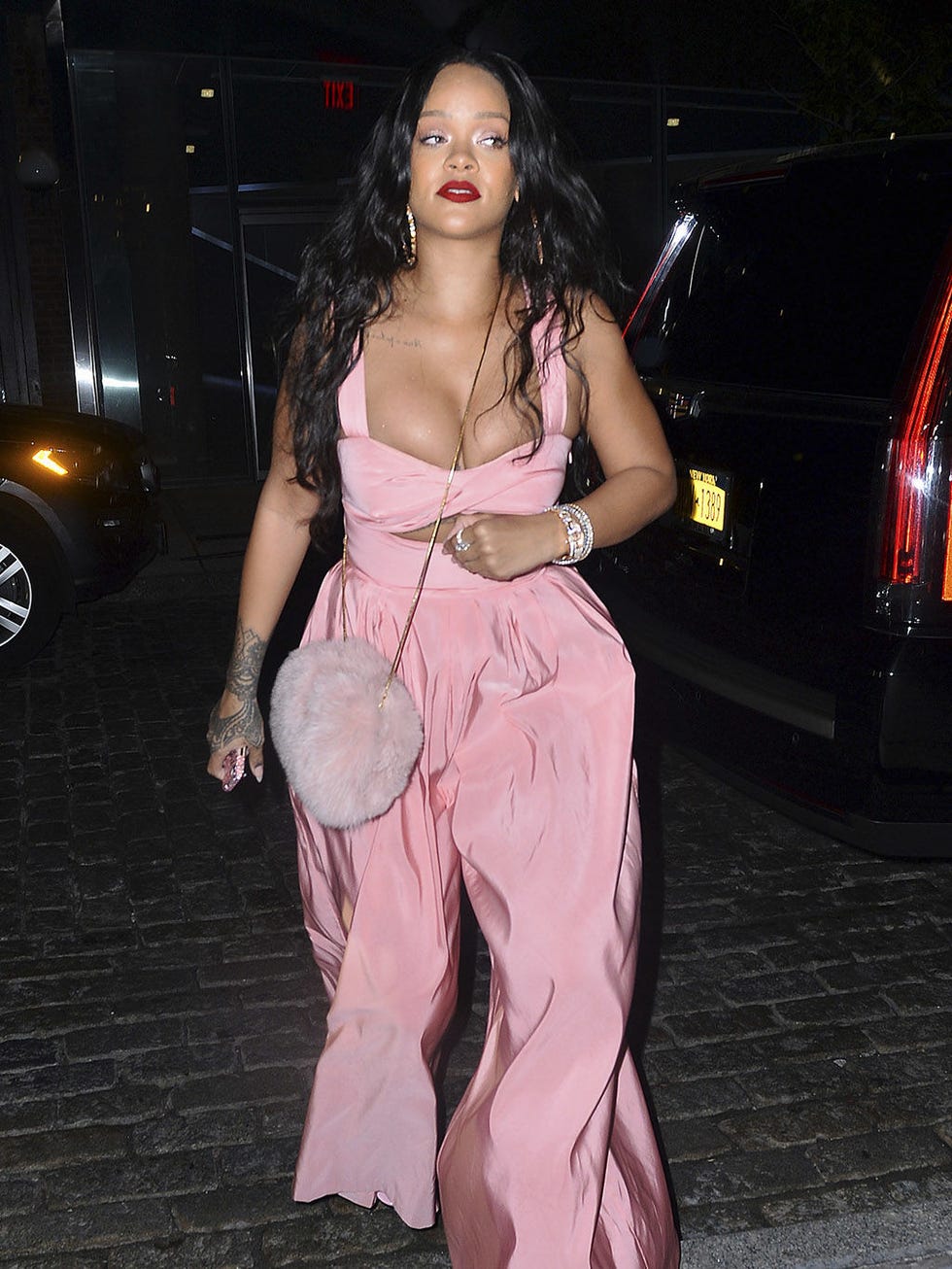 Clothing, Pink, Leg, Fashion, Thigh, Black hair, Textile, Brown hair, Long hair, Satin, 