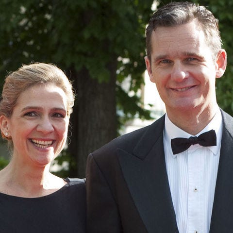 Suit, Formal wear, Tuxedo, Event, Smile, Ceremony, White-collar worker, Dress, Prom, Wedding,